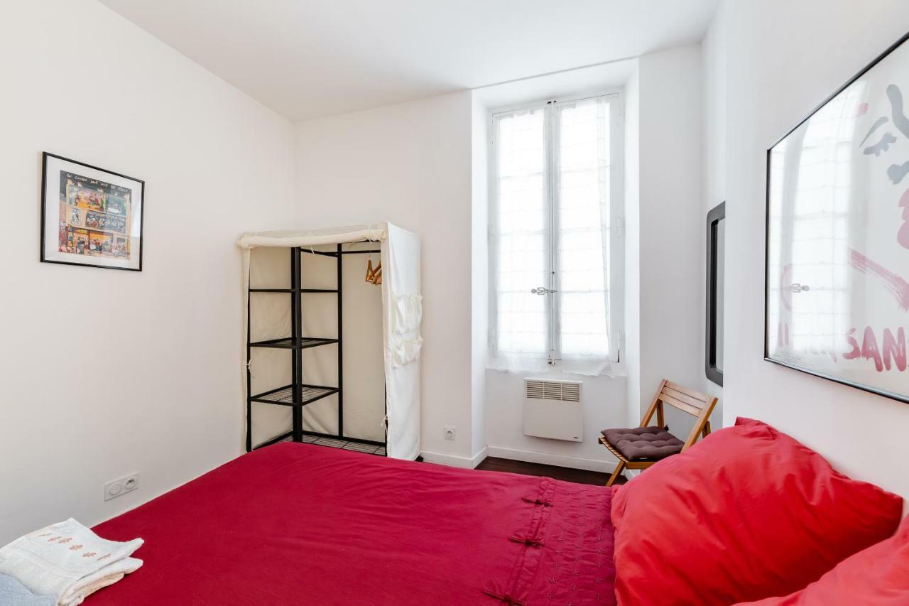 Apartment La Joliette- Spacieux Et Lumineux, 4 Couchages